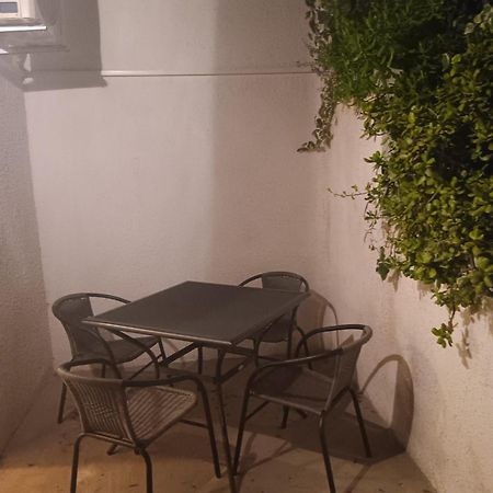 Apartments Luka Uble Εξωτερικό φωτογραφία