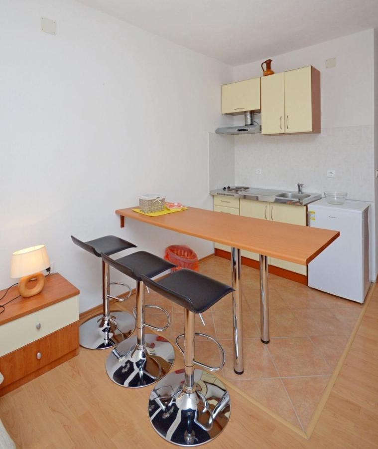 Apartments Luka Uble Εξωτερικό φωτογραφία
