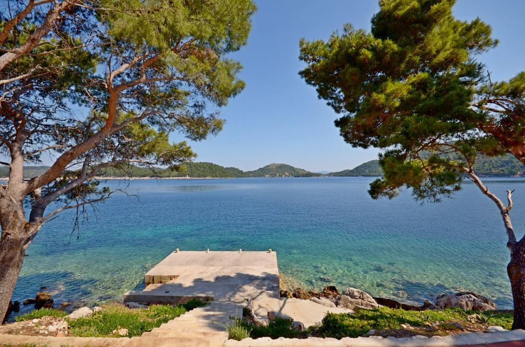Apartments Luka Uble Εξωτερικό φωτογραφία