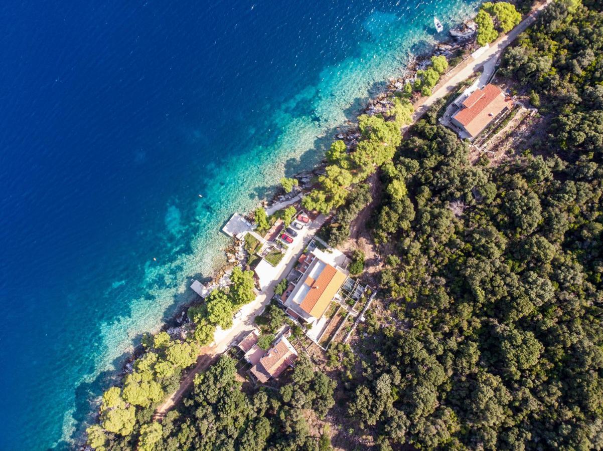 Apartments Luka Uble Εξωτερικό φωτογραφία