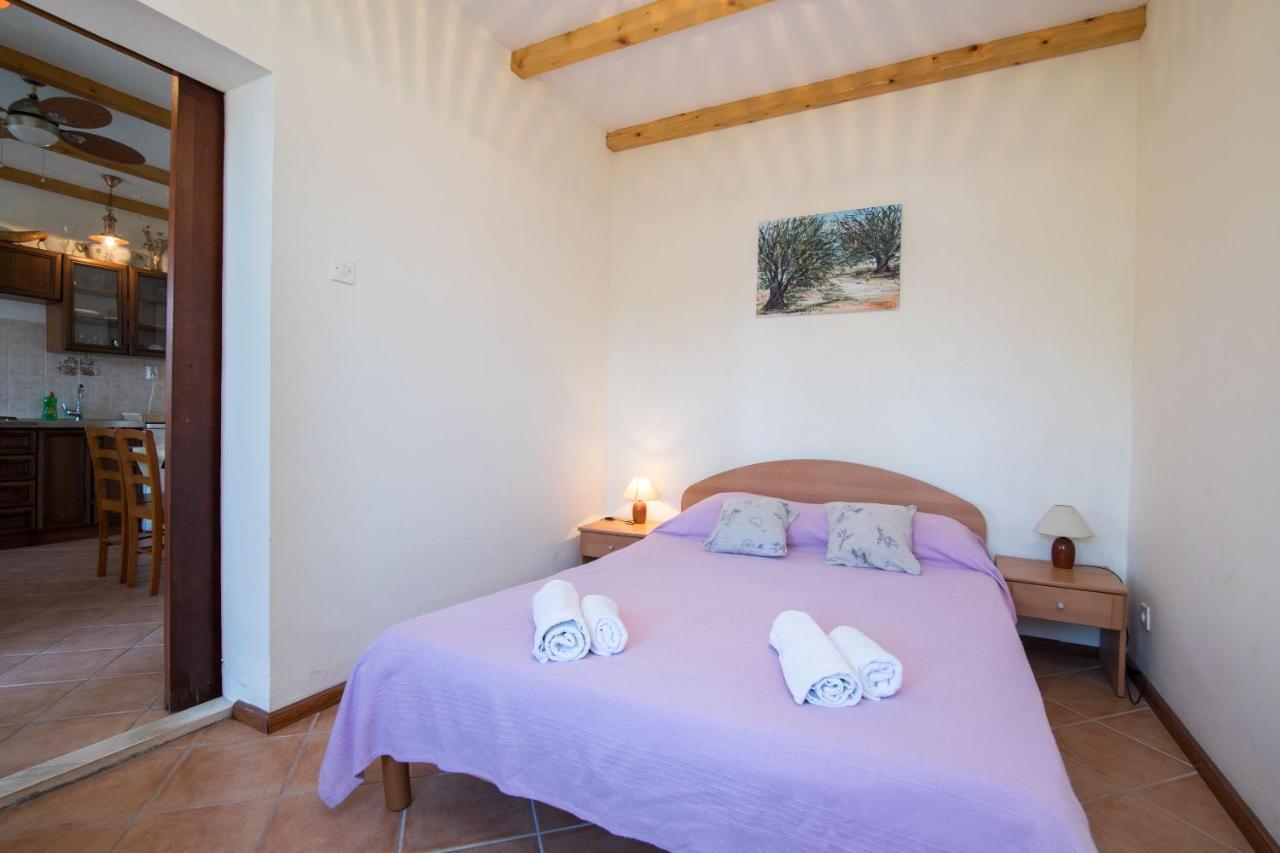 Apartments Luka Uble Εξωτερικό φωτογραφία
